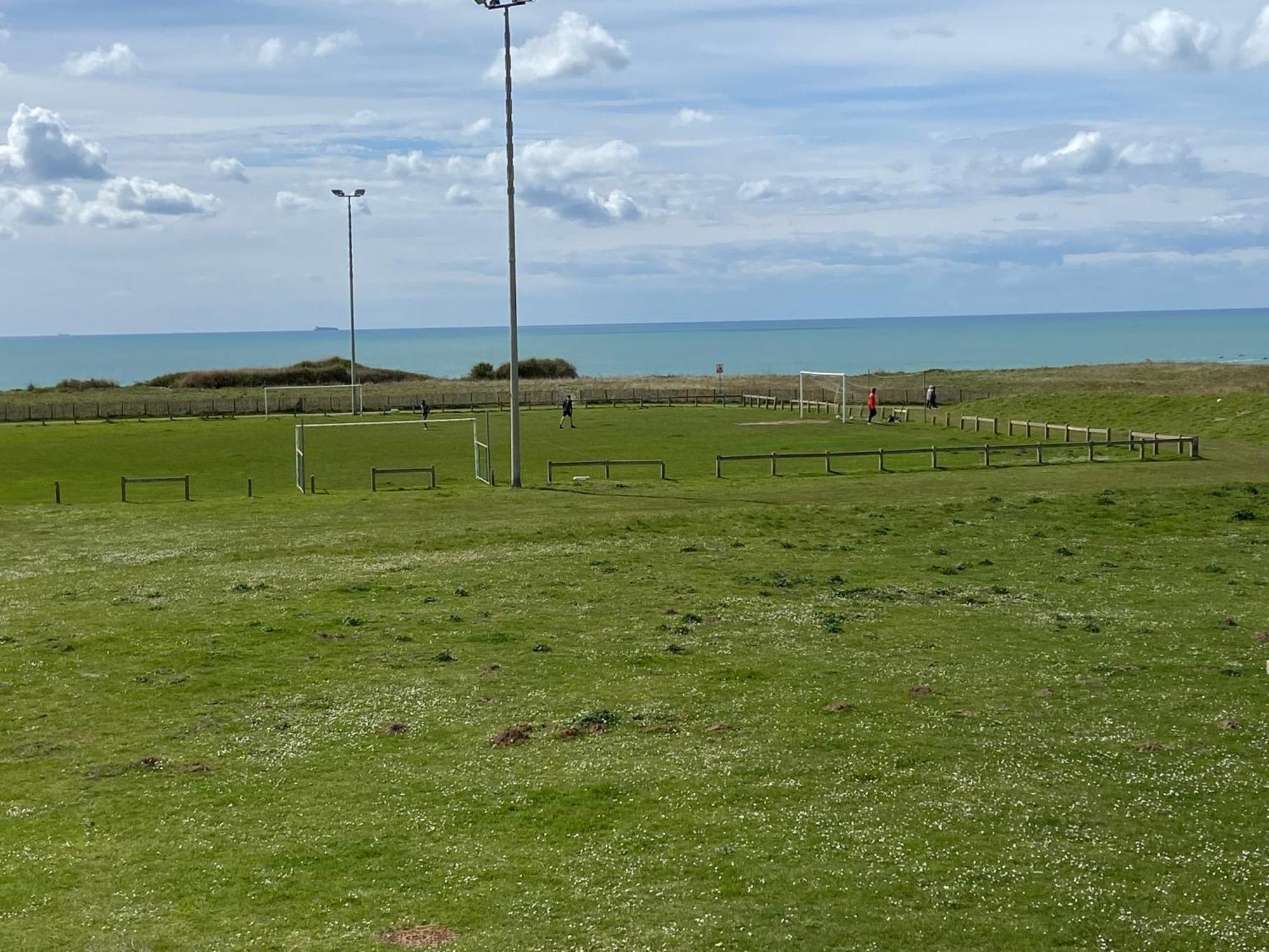 Brise De Mer Sur La Naturelle, Studio A Wimereux , Parking Exterior foto